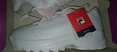 Zapatillas Fila blancas nuevas - miniatura 4