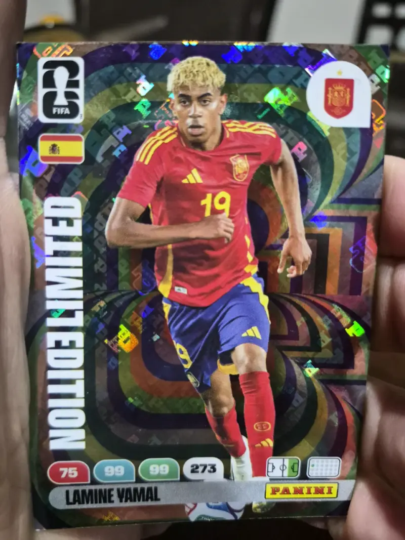 Tarjeta Panini edición limitada Lamine Yamal - 1