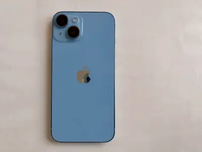Iphone 14 con cable USB incluido - miniatura 2