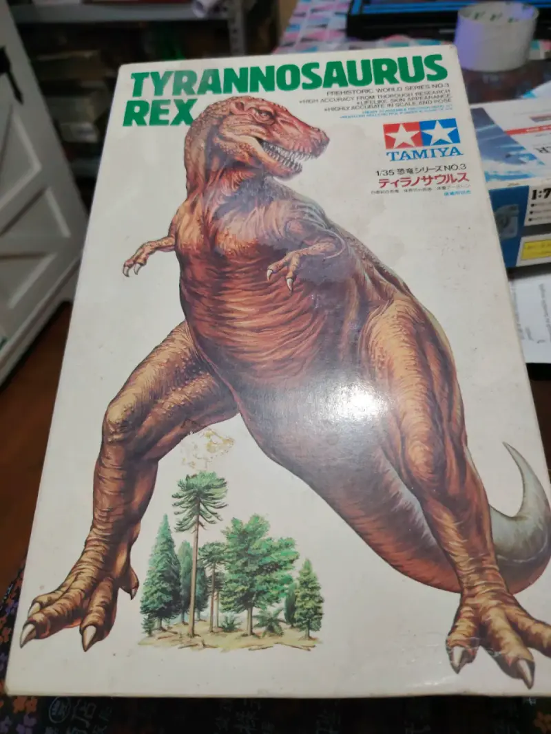 Modelo Tamiya Tyrannosaurus Rex 1/35 - 1