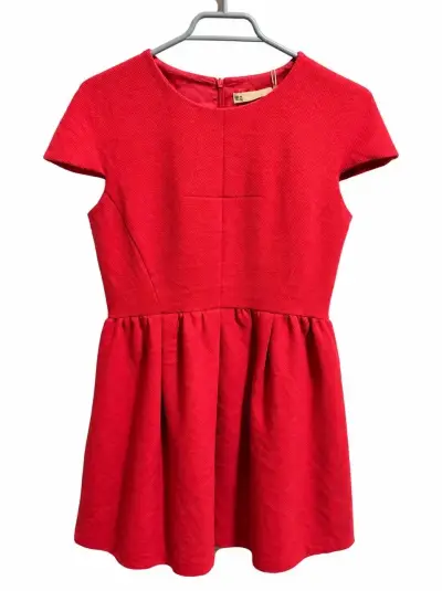 Vestido rojo elegante para mujer - miniatura 1