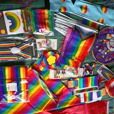 Conjunto de banderas LGBTQ+ multicolores - miniatura 2