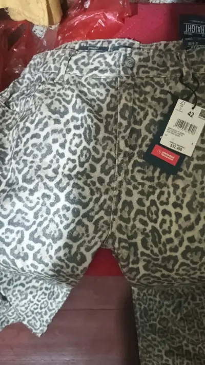 Jeans estampados de leopardo talla 42 - miniatura 1