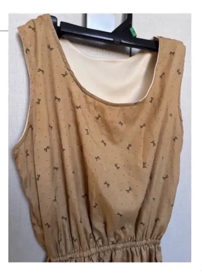 Vestido beige con estampado floral - miniatura 2