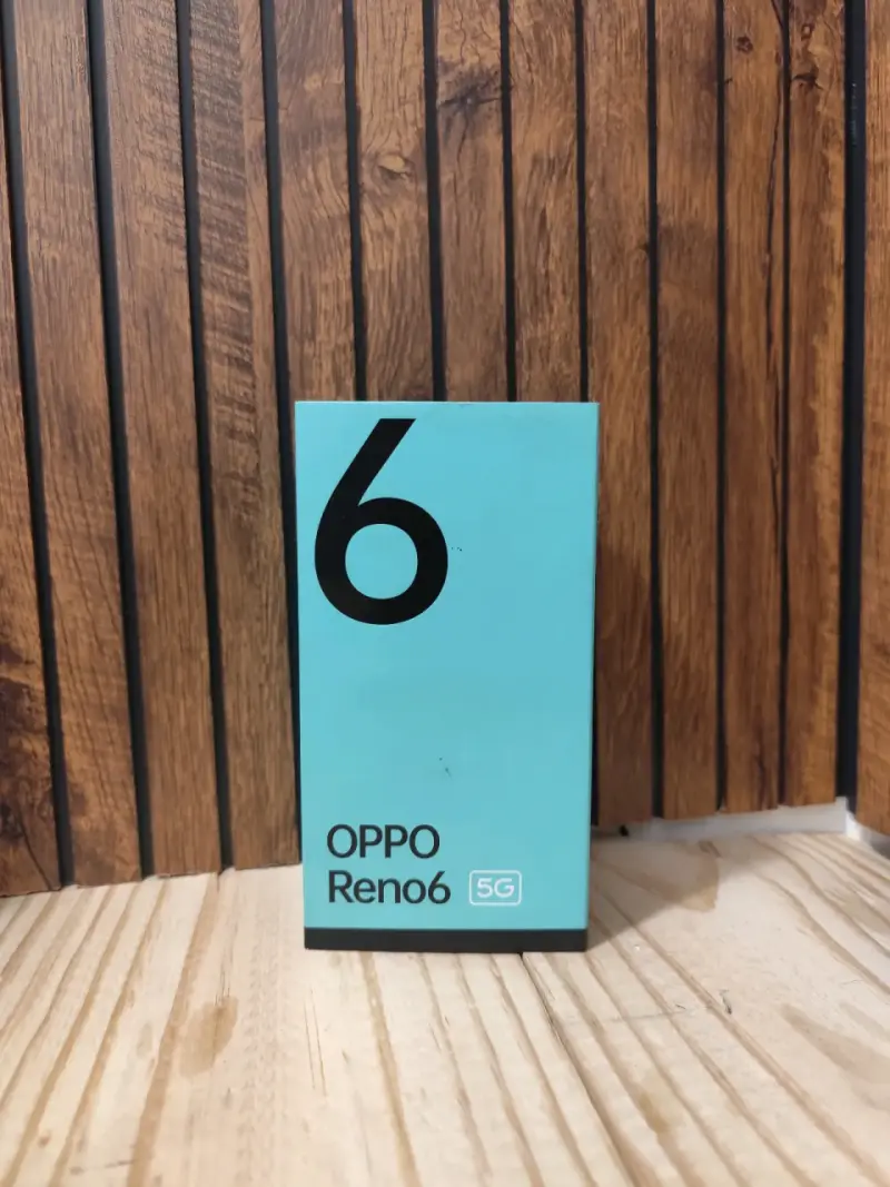 Smartphone OPPO Reno6 5G con cargador - 4