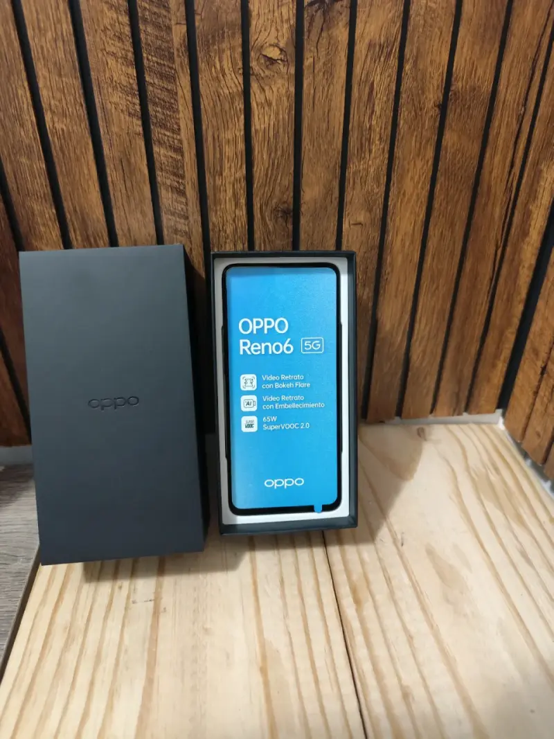 Smartphone OPPO Reno6 5G con cargador - 6