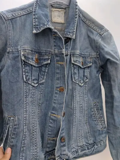 Chaqueta de mezclilla azul para mujer - miniatura 1