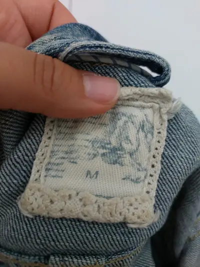 Chaqueta de mezclilla azul para mujer - miniatura 2