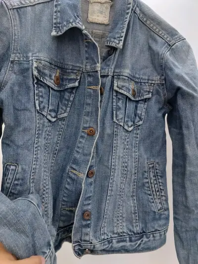 Chaqueta de mezclilla azul para mujer - miniatura 4