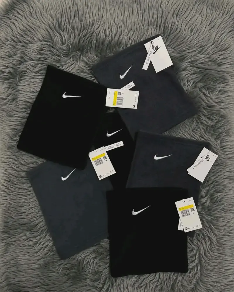 Cuellos térmicos Nike en gris y negro - 2