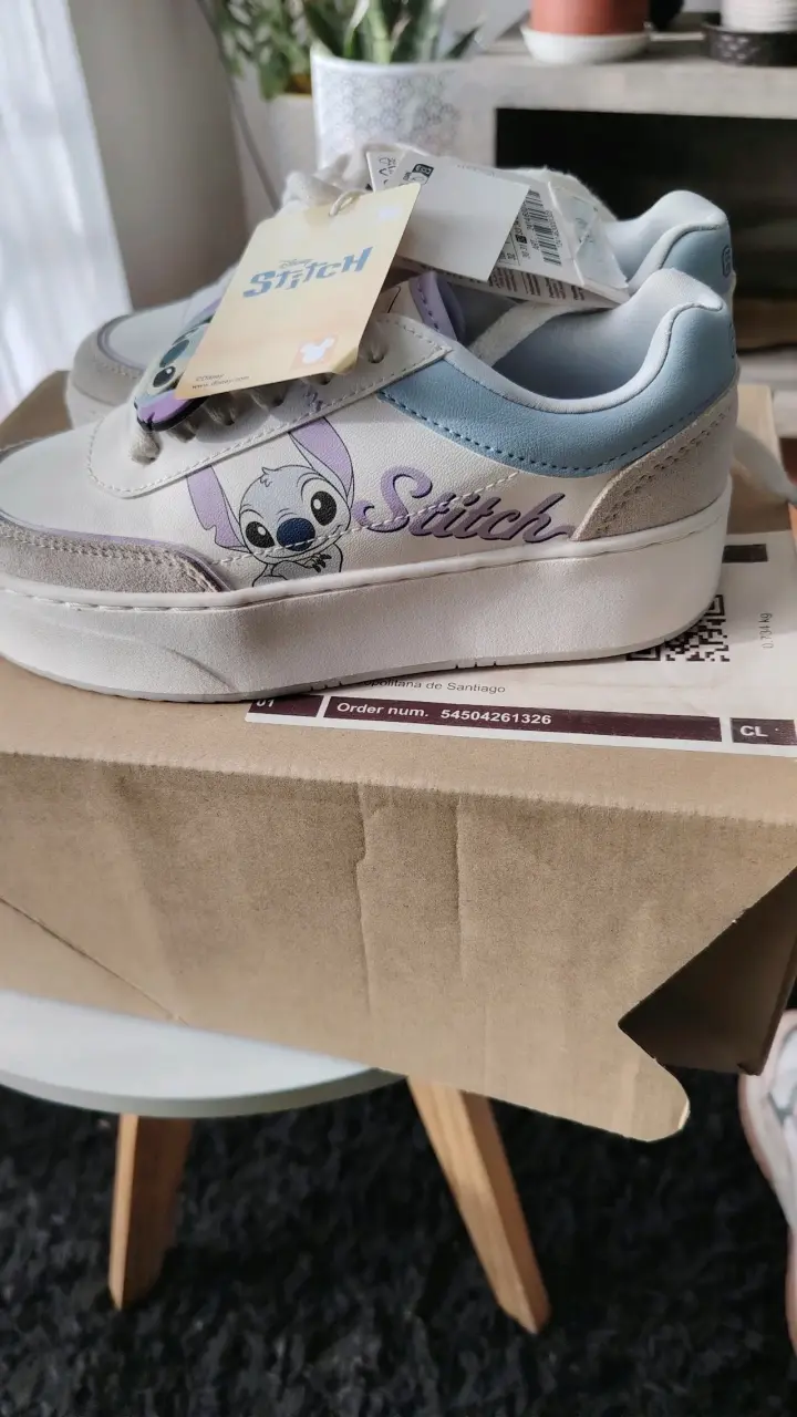 Zapatillas Stitch Disney blancas nuevas marca Zara - 2