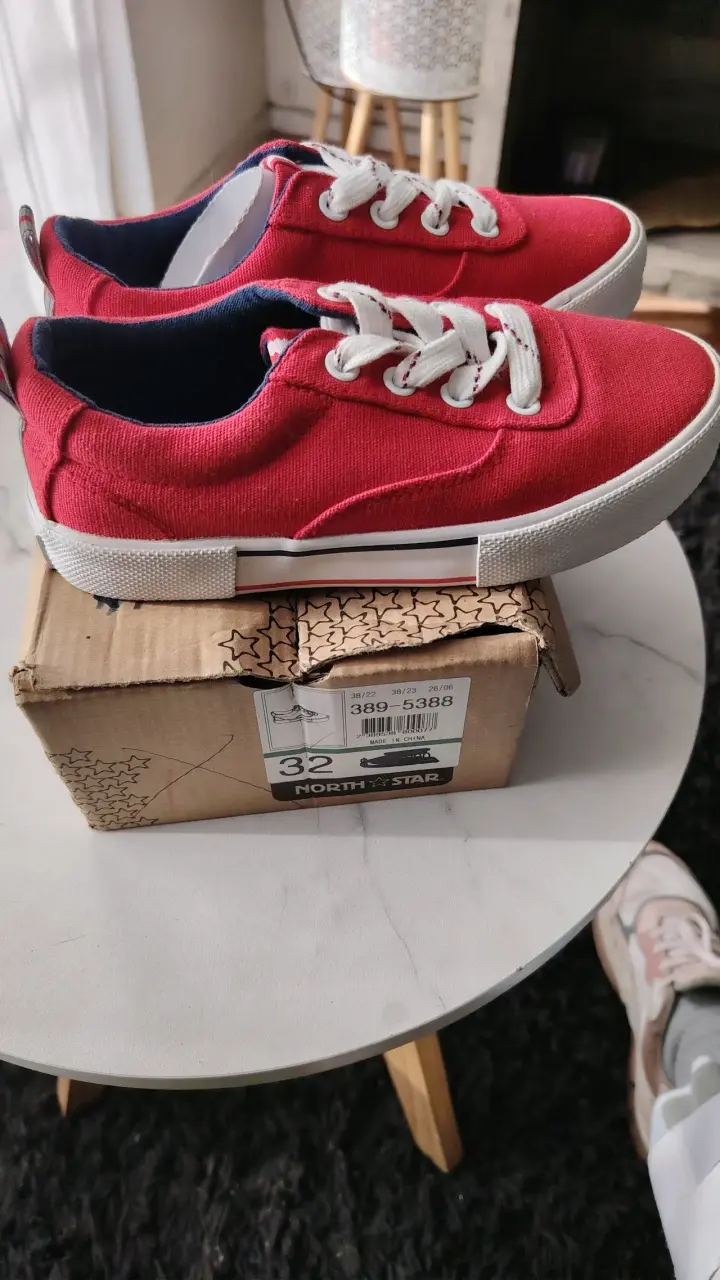 Zapatillas Stitch Disney blancas nuevas marca Zara - 3