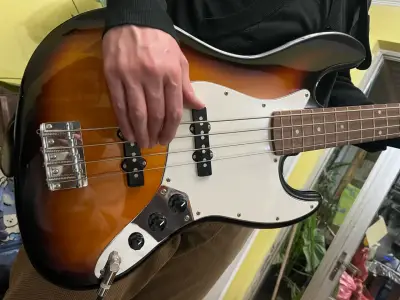 Bajo eléctrico Squier Jazz Bass sunburst - miniatura 3
