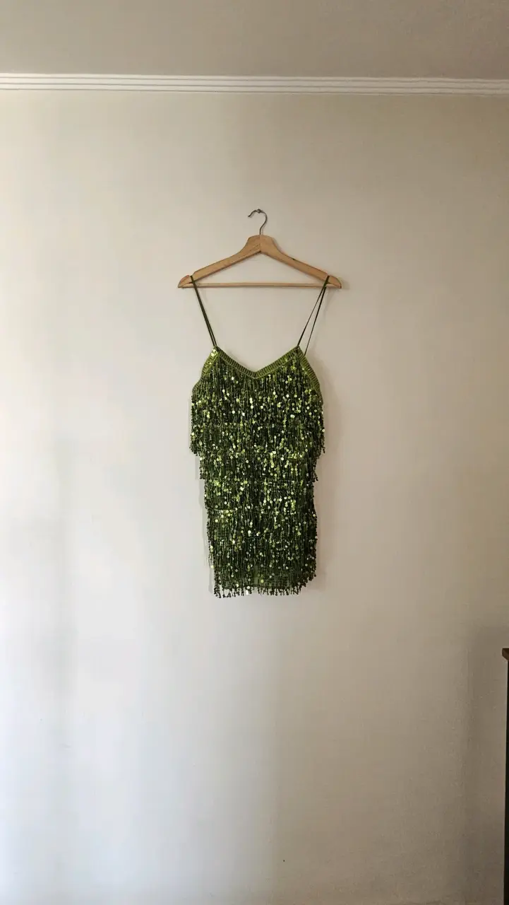 Vestido verde con lentejuelas - 5