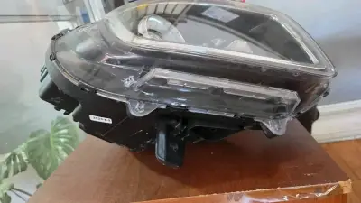 Foco delantero Hyundai Venue 2022 - miniatura 3