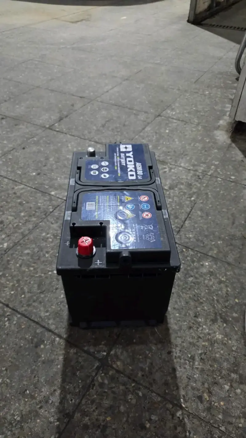 Batería Yoko AGM80 L4 para auto - 4