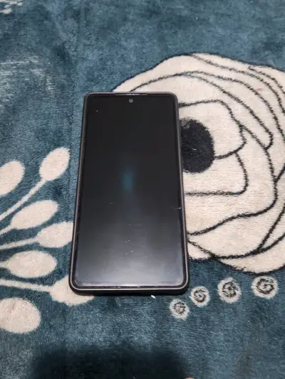 Samsung Galaxy S20 FE en buen estado - miniatura 3