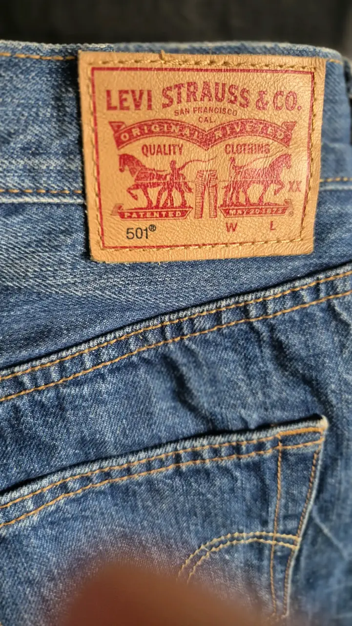 Jeans Levis azul desgastados - 3
