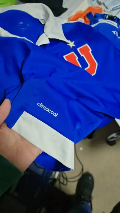 Camiseta U de Chile - miniatura 4