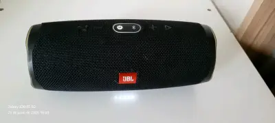 Parlante portátil JBL con Bluetooth - miniatura 1