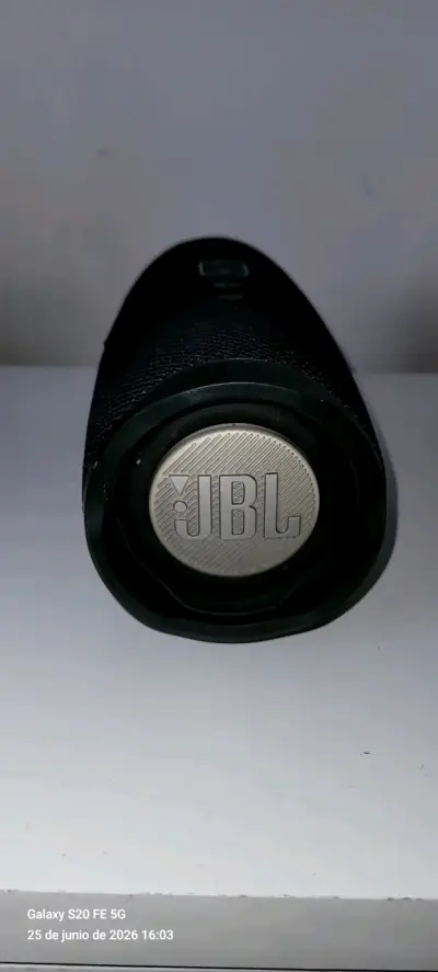 Parlante portátil JBL con Bluetooth - miniatura 2
