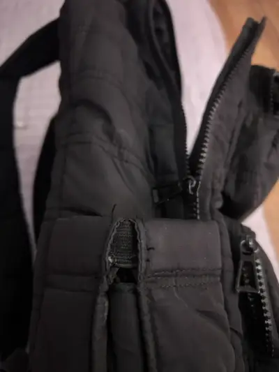 Mochila negra Bubba con múltiples compartimentos - miniatura 3