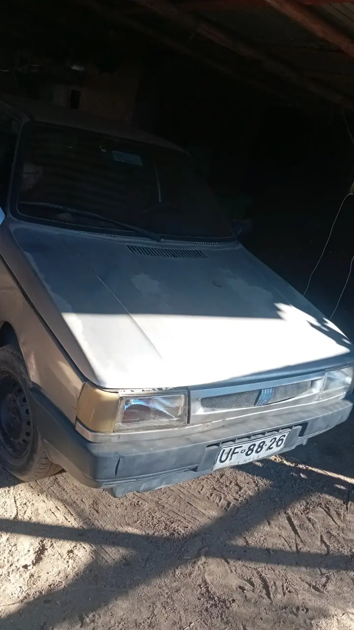Auto hatchback usado en buen estado - 4