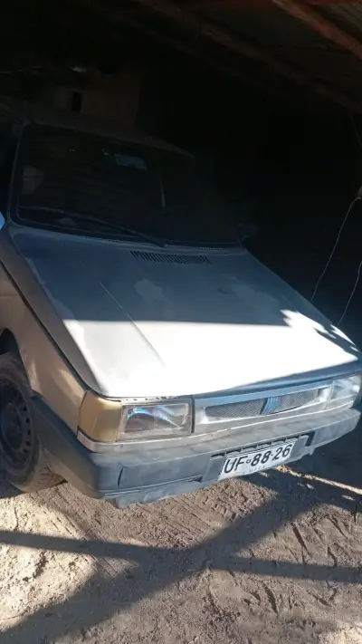 Auto hatchback usado en buen estado - miniatura 4