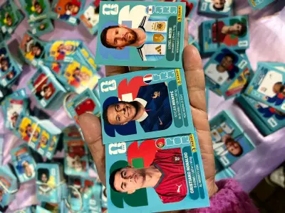 Set de láminas de fútbol Panini 2022 - miniatura 1