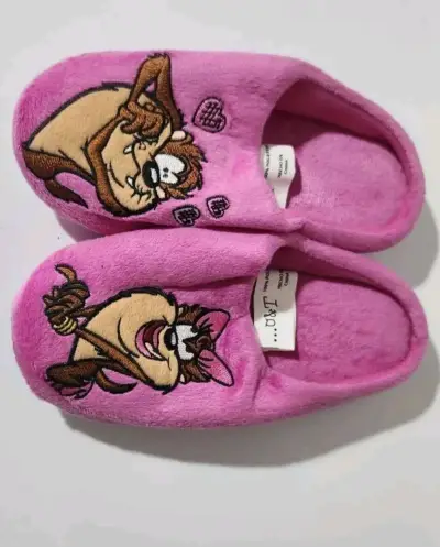 Pantuflas rosadas con diseño de Taz - miniatura 2