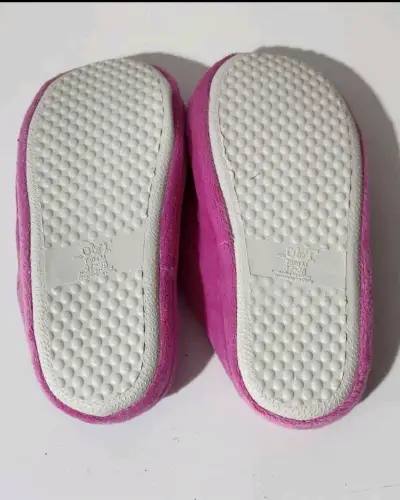 Pantuflas rosadas con diseño de Taz - miniatura 3