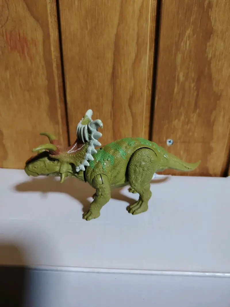 Figura de kosmoceratops - 3