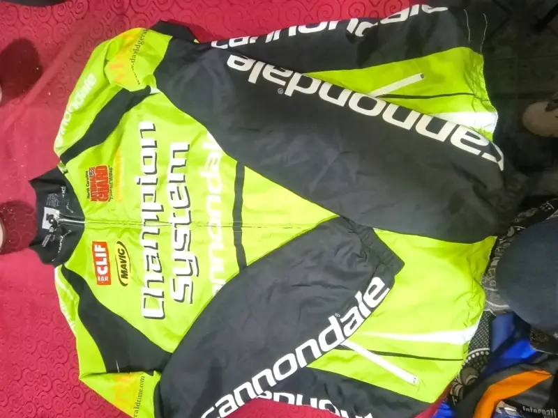 Chaqueta ciclismo Cannondale verde y negra - 1