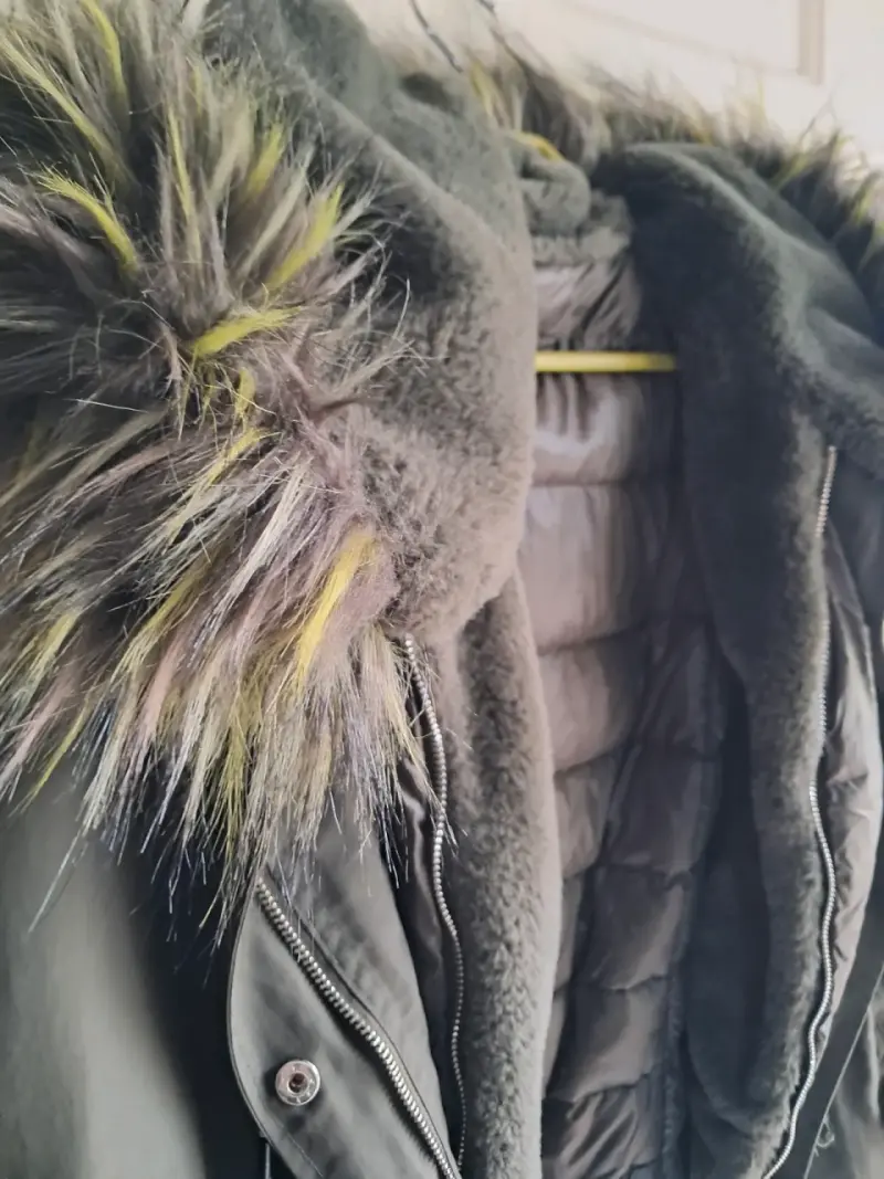 Parka verde con capucha de piel sintética - 5