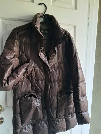Chaqueta acolchada marrón para invierno - miniatura 1