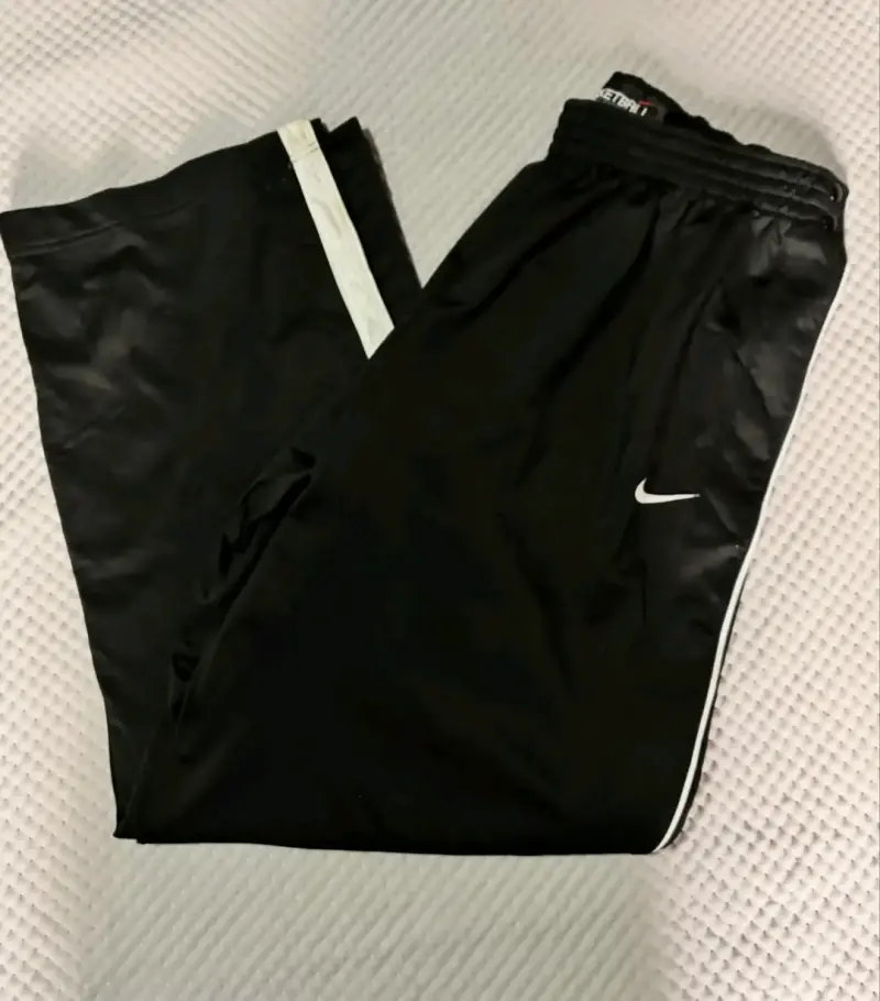 Pantalones deportivos Nike negros - 2