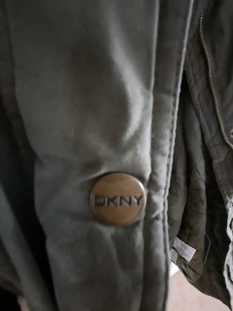 Parka DKNY verde con forro de lana - 2
