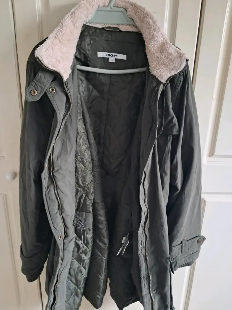 Parka DKNY verde con forro de lana - 5