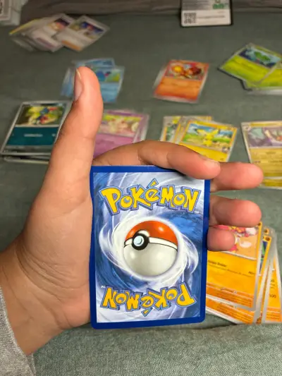 Packs de cartas Pokémon desde 30 a 200 cartas - miniatura 2