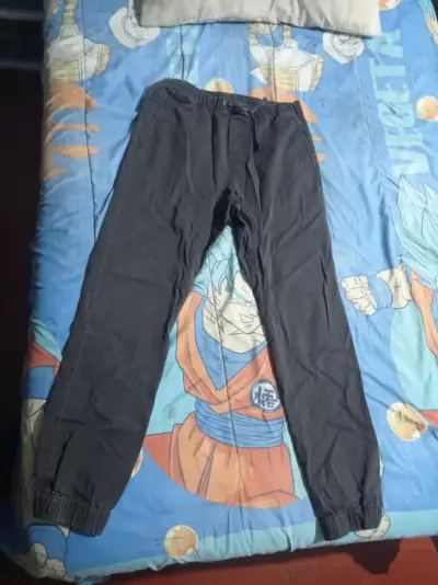 Pantalón negro lindo - miniatura 1