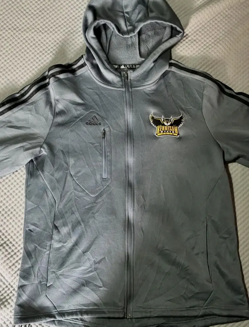 Polerón Adidas gris con capucha y logo bordado - 2