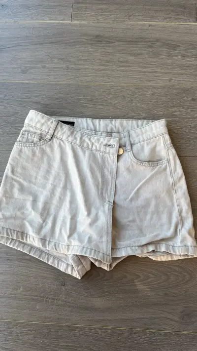 Falda short zara (xs) - miniatura 1