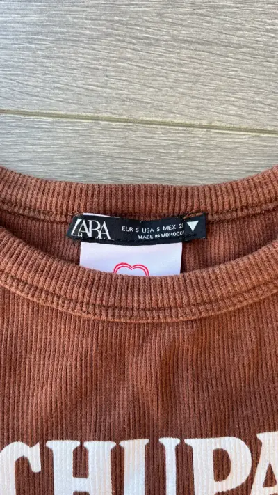 Polera marrón Chupa Chups de Zara - miniatura 2