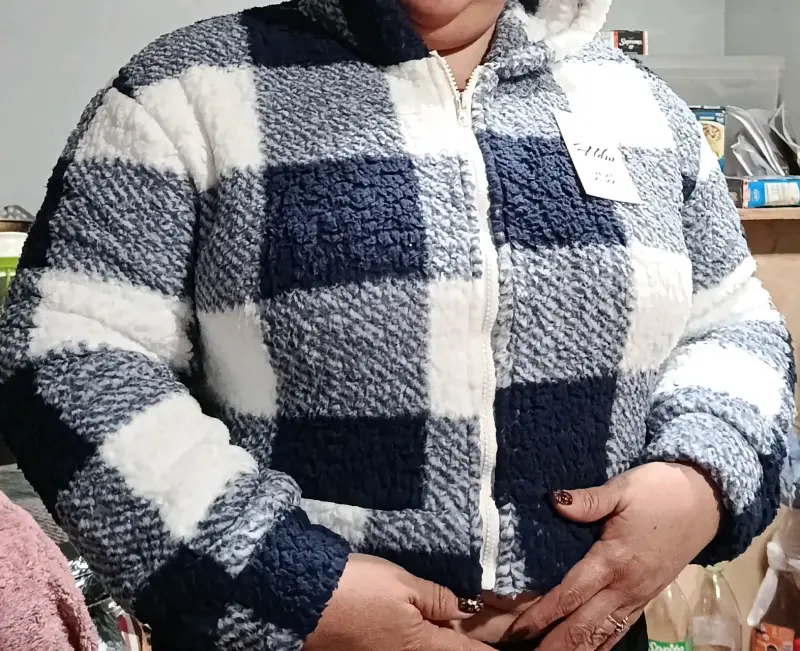 Chaqueta de lana rosa con capucha - 2