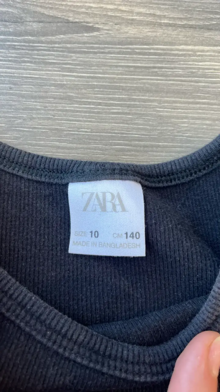 Top corto negro Zara para mujer - 2