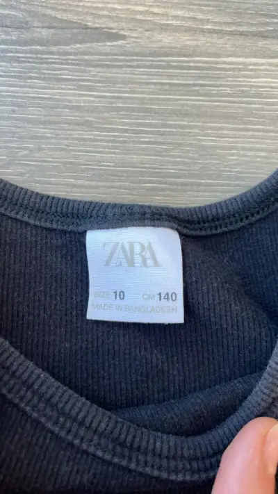 Top corto negro Zara para mujer - miniatura 2