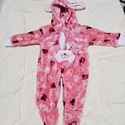 Conjunto de bebé con corazones - miniatura 3