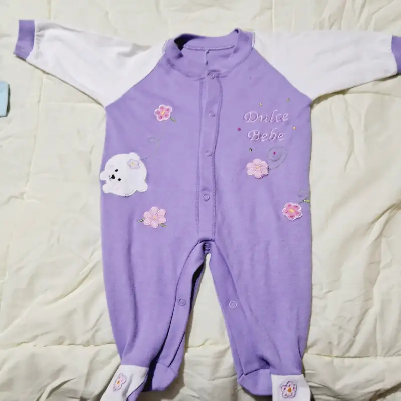 Conjunto de bebé con corazones - 5