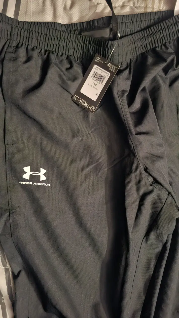 Pantalones deportivos Under Armour negros - 3