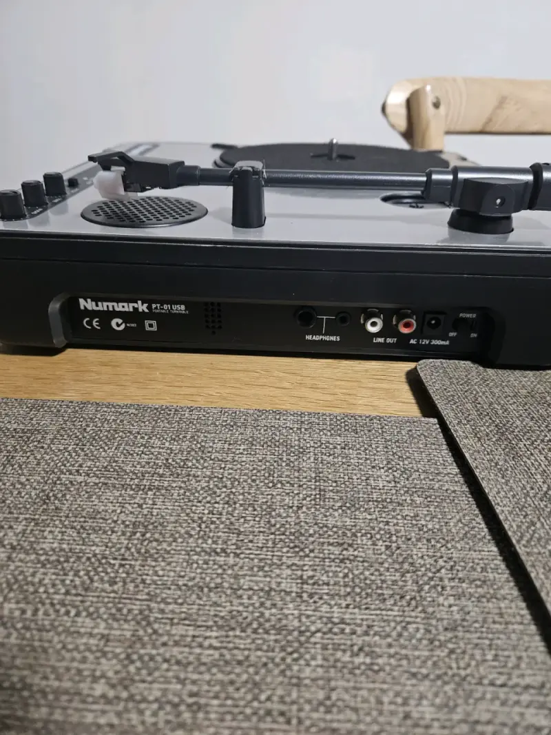 Tornamesa portátil Numark PT-01 USB - 6
